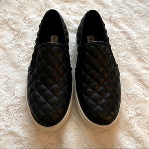 Steve Madden Ecentrcq Black Quilted Loafers Shoes